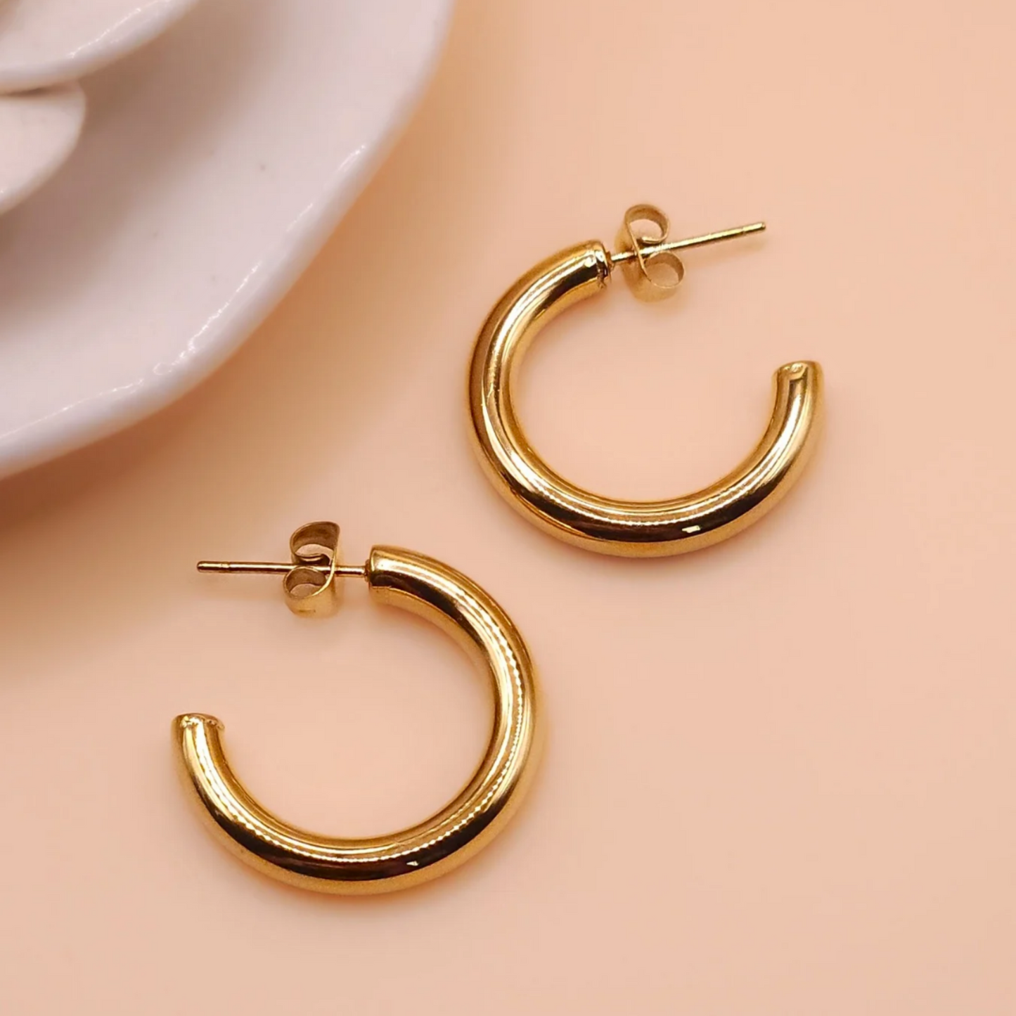 Elegant Minimalist Hoops